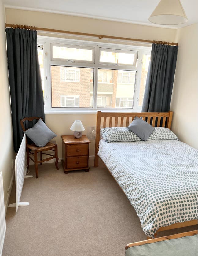 Sunny double room for full or weekday  Main Photo