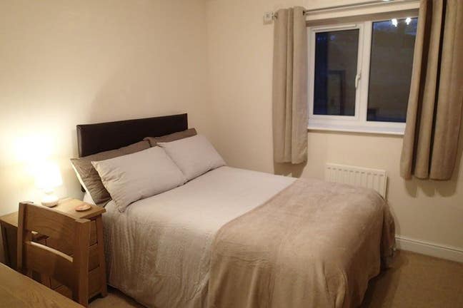 ✨ Double Bedroom Professional House Share ✨  Main Photo