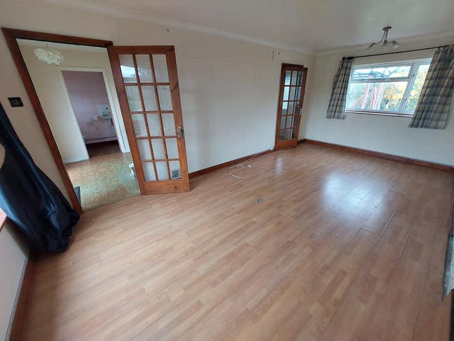 2 Bedroom semi detached House Main Photo