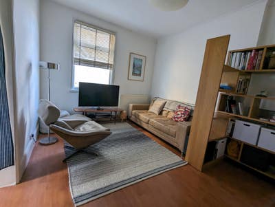 Modern Double Bedroom Close to Heathrow Main Photo