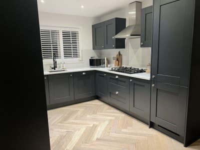  ⭐️ Double Room near Williams F1 ⭐️ Main Photo