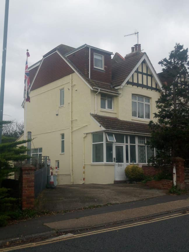 1 Spacious double bedroom  in Hove/Portslade. Main Photo