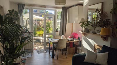 SHORT LET: Sunny 1 bed flat with garden office Main Photo