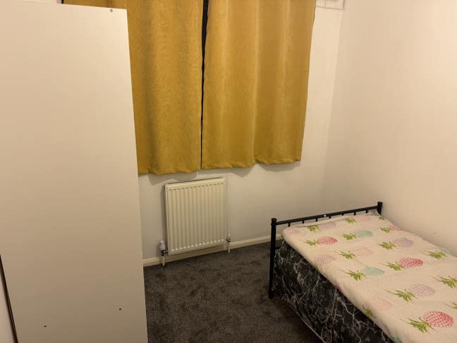 Single room-Near Luton mall Main Photo