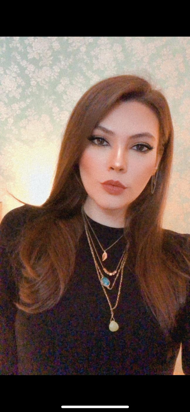 Room needed by professional couple Main Photo