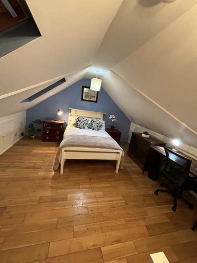 Whole attic room with Ensuite Main Photo