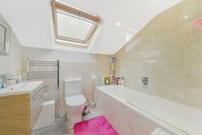 Double bedroom in Worcester park Main Photo