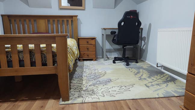 Lovely large loft room available for rent  Main Photo