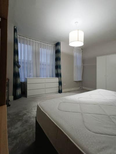 Conveniently Located Room to Let in Walthamstow Main Photo