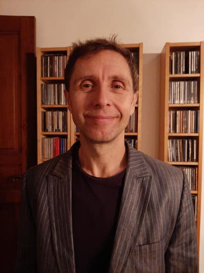 Room needed by professional person Main Photo