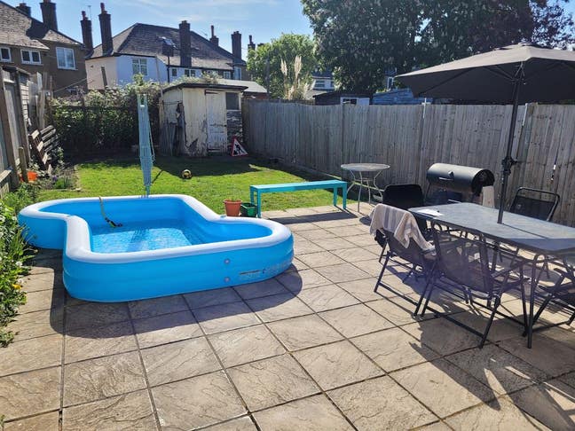 Single room in quiet, well situated location Main Photo