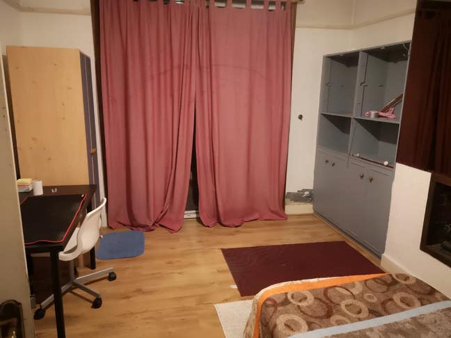 Large Double Room Main Photo