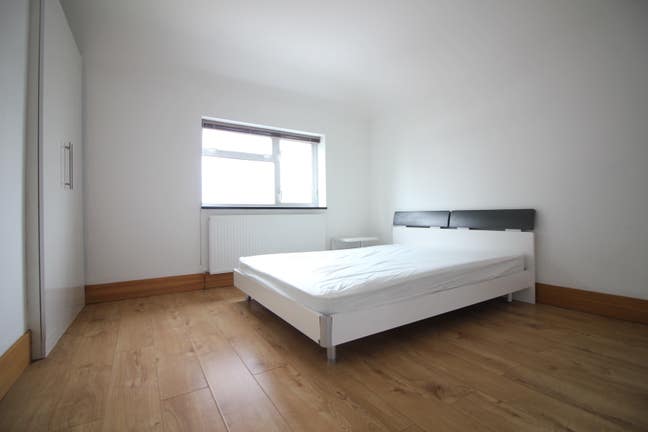 Huge Double Ensuite Room Close to Tube- Hillingdon Main Photo