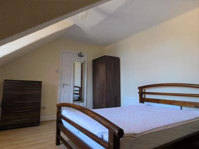 Room in Shared Accommodation-All Bills Included Main Photo