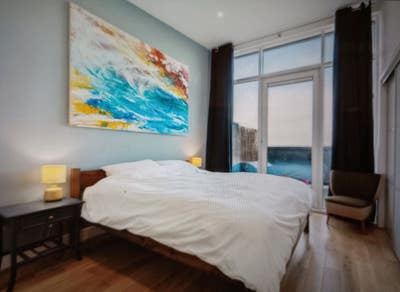 Ensuite Room in Penthouse Southside to March 31st  Main Photo