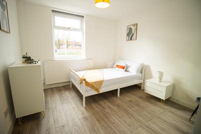 Luxurious En-Suite Rooms in Central Walkden  Main Photo