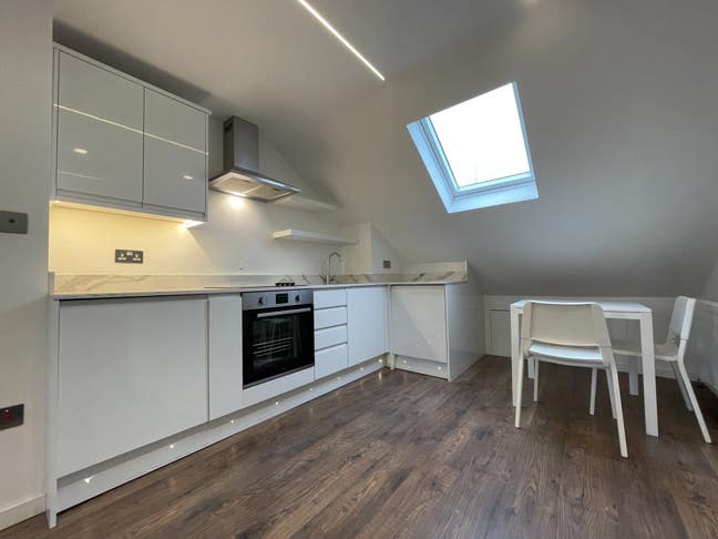 All Bills Included 1 Bed Flat Willesden Green NW10 Main Photo