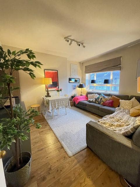 Flatmate wanted  Main Photo