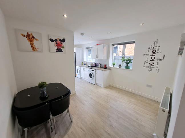 En Suite Room Albert Avenue Main Photo