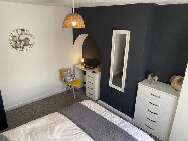 Double Bedroom (Single Occupancy Only)  Main Photo