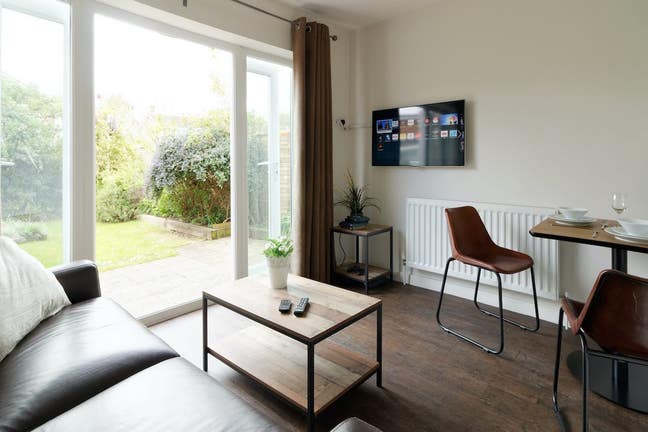 Beautiful home near the town centre! 🏠 Main Photo
