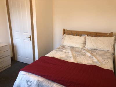 Newly renovated two Double Bedrooms  Main Photo