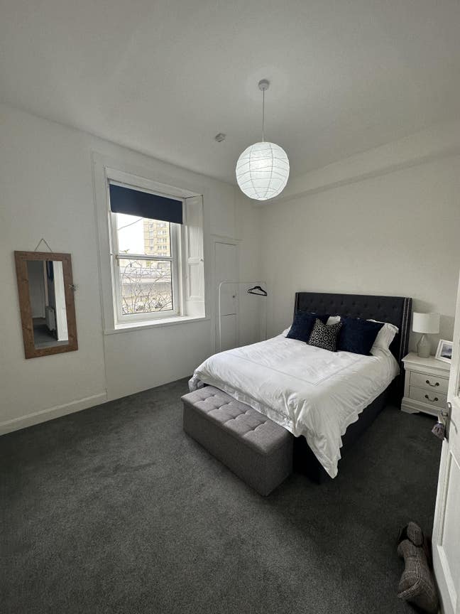 Double room to rent Leith Main Photo