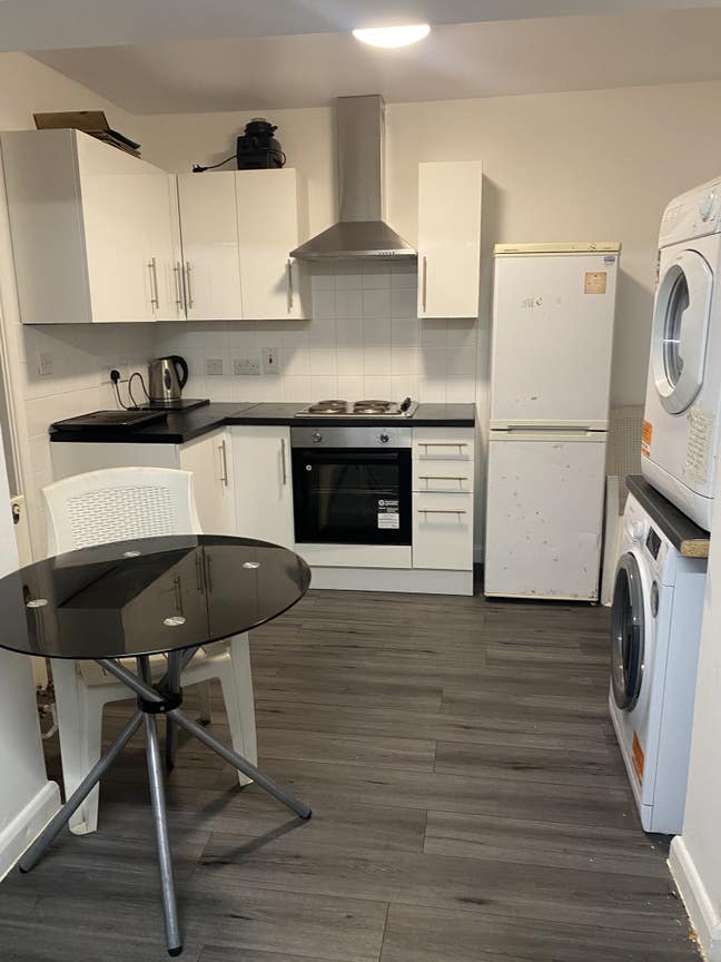 Twin / Double  room in Acton W38PD Main Photo