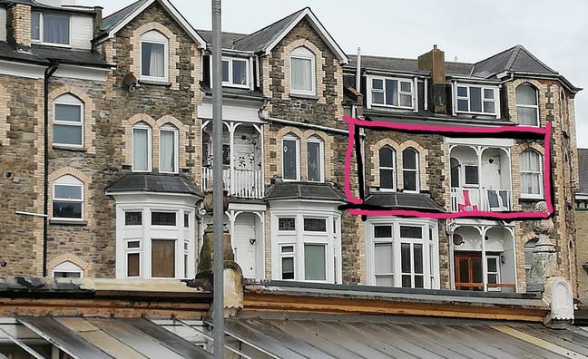 Spacious 2 bedroom flat available 14.9 for L/T let Main Photo