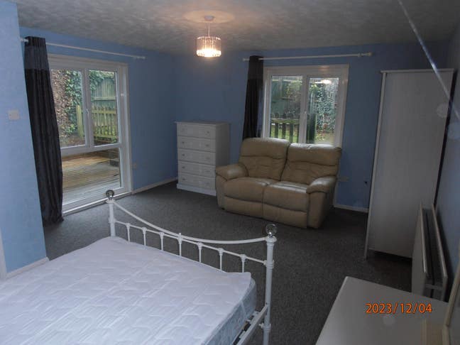Massive double room Couples welcome Main Photo