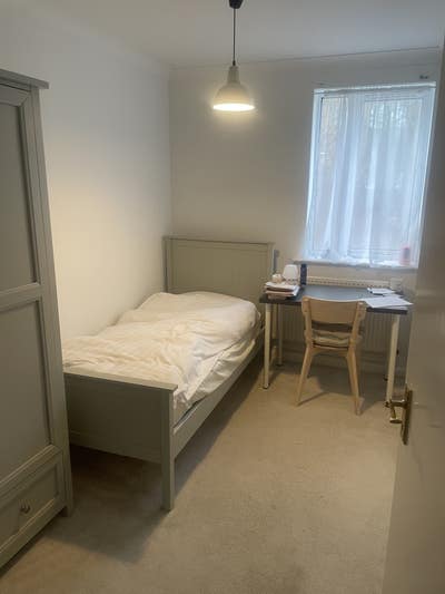 Comfy room in peaceful, large 2-bed 2-bath flat  Main Photo