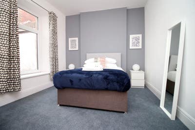 One Rooms in a House Share Main Photo