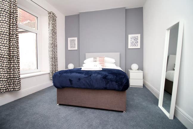 One Rooms in a House Share Main Photo