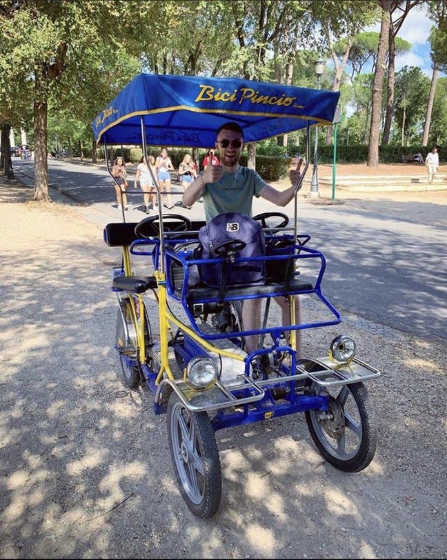 Looking for a double room / buddy up! Main Photo