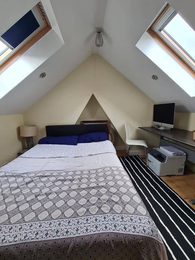 Large loft room available to let in house Main Photo