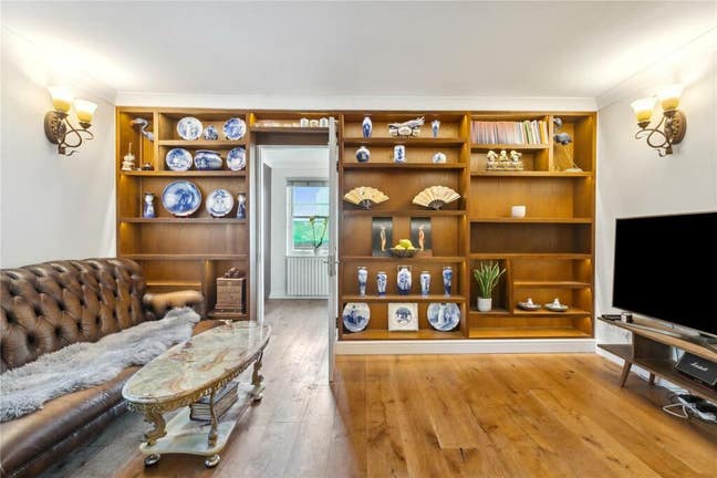 Stunning modern top floor with communal garden/RT Main Photo