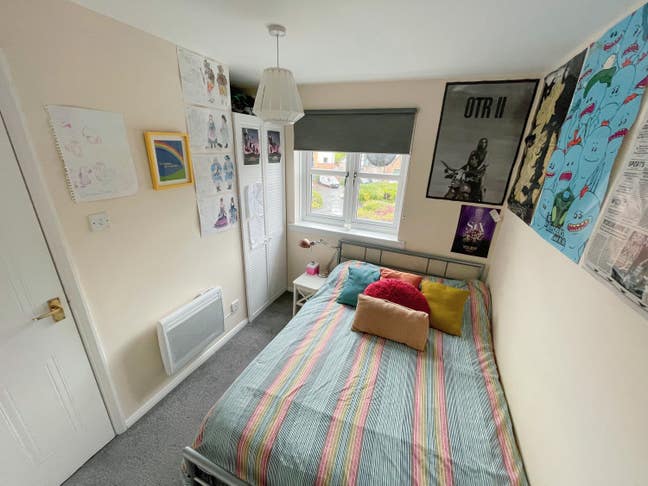 Single bedroom available to rent in Edinburgh Main Photo