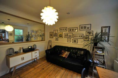 Very central, double room. High standard Main Photo