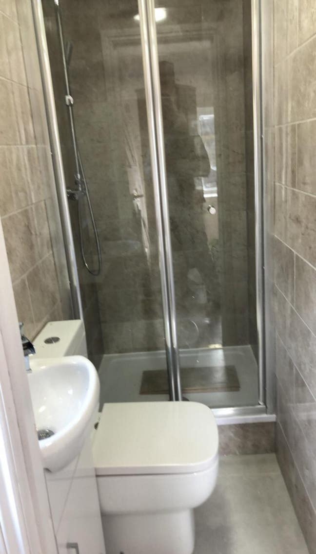 En-suite Studio Room with private entrance  Main Photo