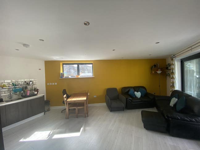 Spacious 2Bed flat for long term rent! Main Photo