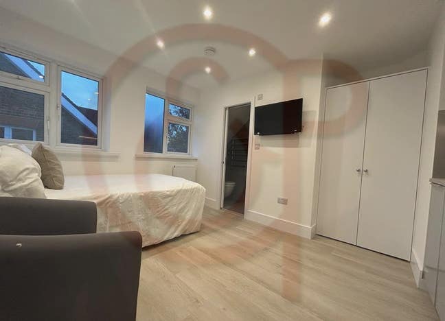 All bills included Refurbished Studio Chiswick Main Photo