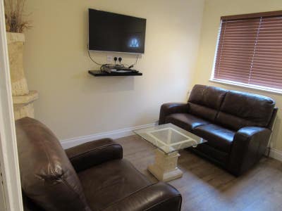 Room to Rent in a well furbished House  Main Photo