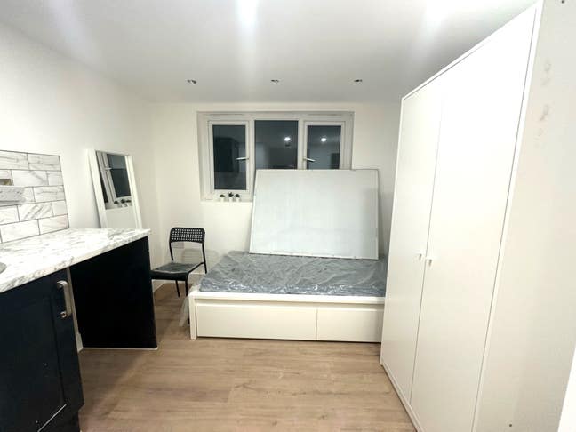 Newly Refurbished En-Suite Room in EN9 Main Photo