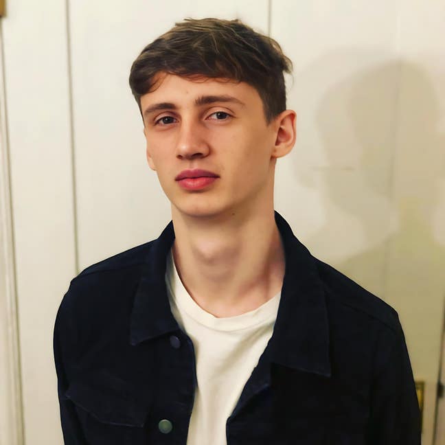 I am a professional male aged 24. I am lookin... Main Photo