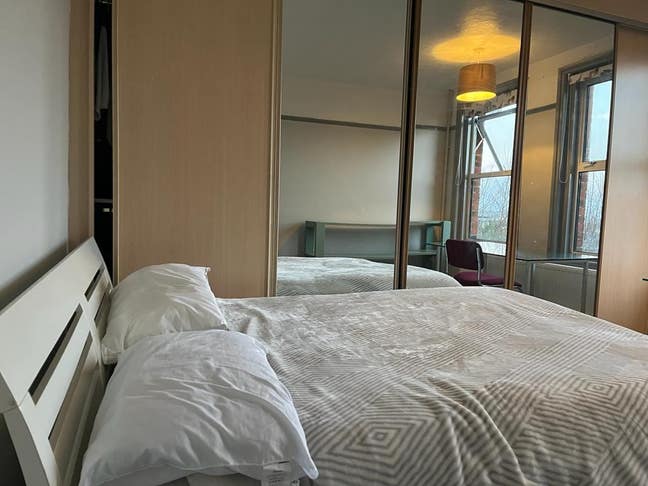 Spacious room in excellent Guildford location Main Photo