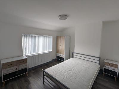 Modern Double and Single Room Avbl Near W'ton Uni Main Photo