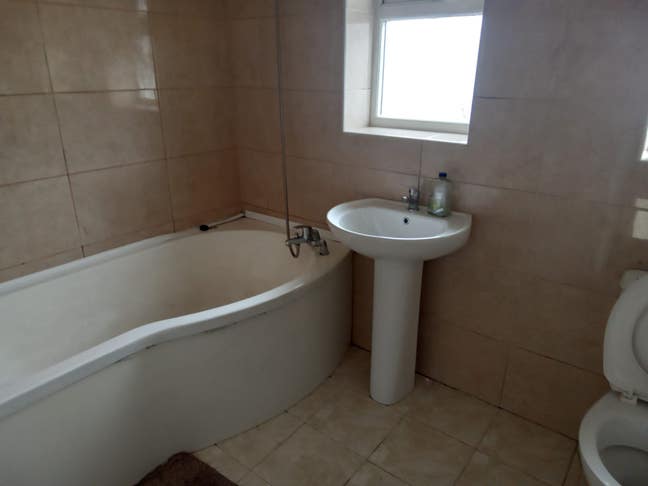 Nice 3 bedroom house TO LET Main Photo