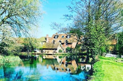 Large King Room Furnished Riverside - No Deposit Main Photo