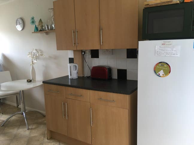 Single room in a shared house Main Photo