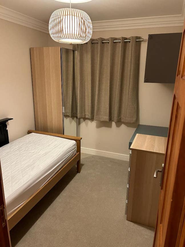 Single rear Facing Bedroom Main Photo